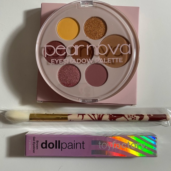 Makeup Bundle Perfect for Gifting. Work wife, Secret Santa, Stocking Stuffers - Picture 1 of 7